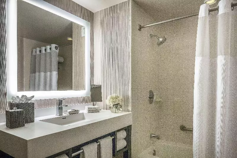 اتاق کلاب, Manchester Grand Hyatt San Diego