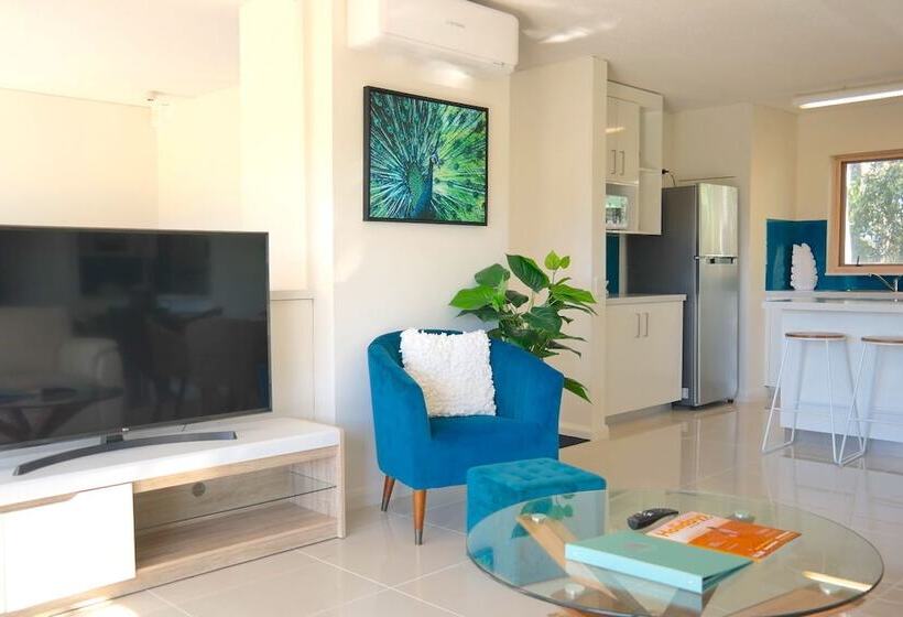 带两个卧室的顶楼公寓, Pacific Bay Resort