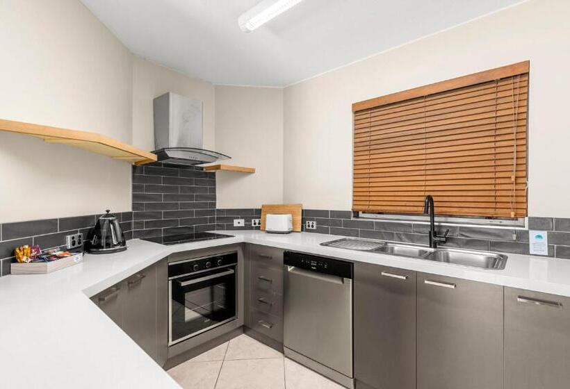 2 Bedroom Suite with Terrace, Pacific Bay Resort