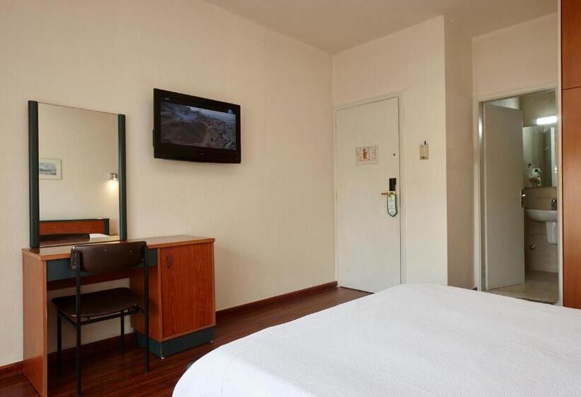 اتاق استاندارد, Zoukotel