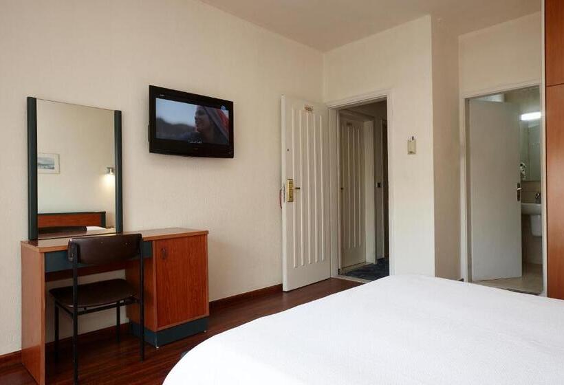 اتاق استاندارد, Zoukotel