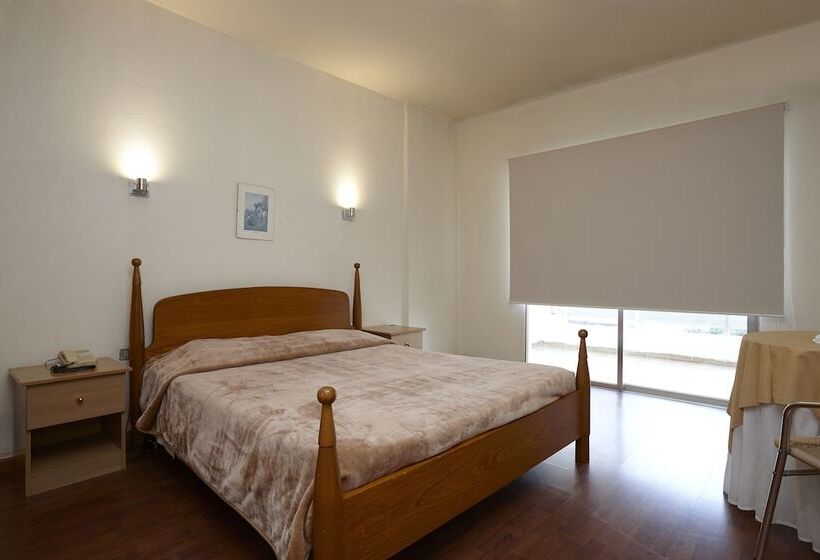 اتاق استاندارد, Zoukotel