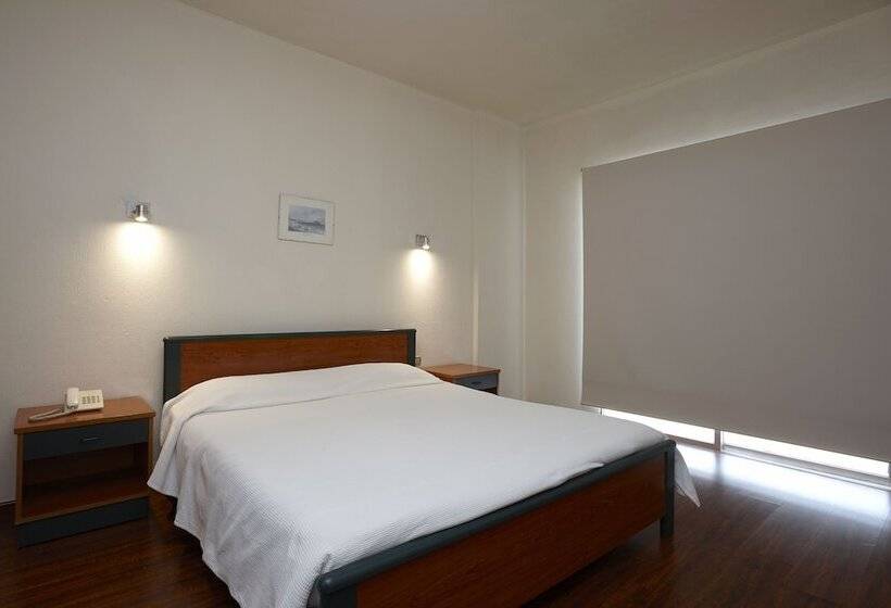 اتاق استاندارد, Zoukotel