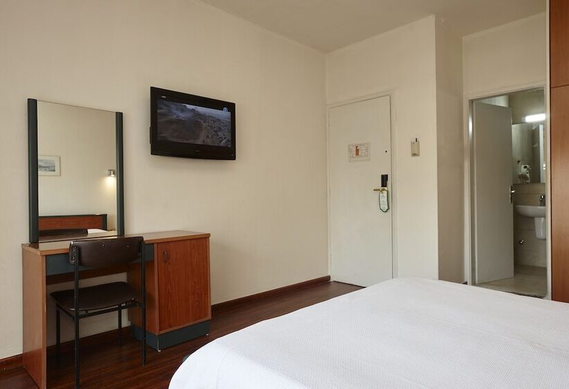 اتاق استاندارد, Zoukotel