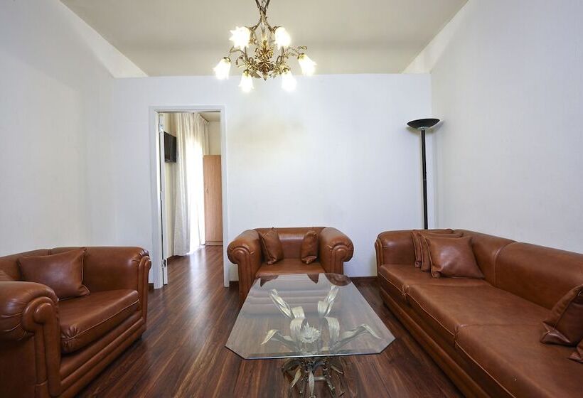 سوئیت سینیور, Zoukotel