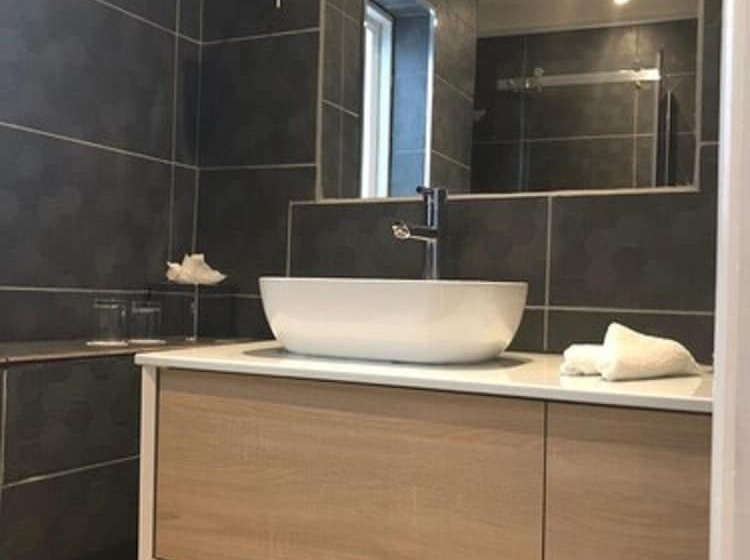 Люкс, Berjaya Eden Park London