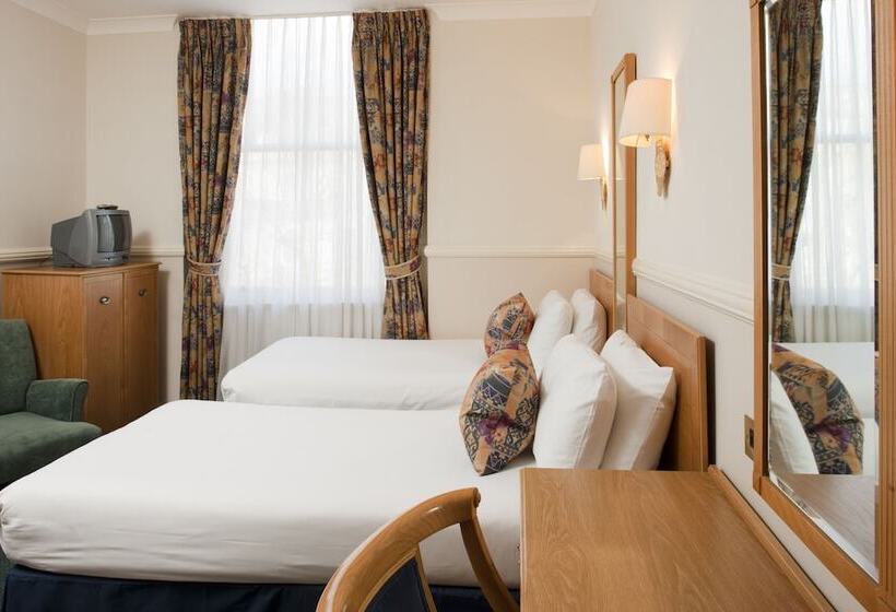 Классический Номер, Berjaya Eden Park London