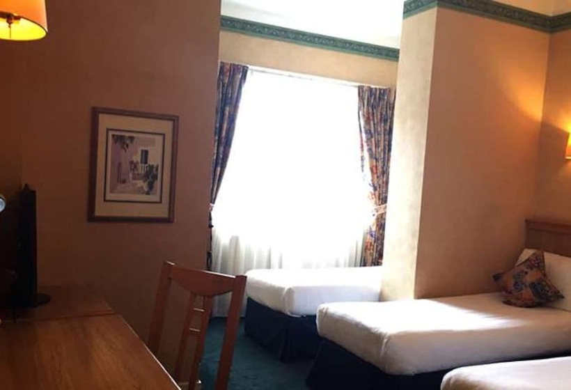 Трехместный Номер Классика, Berjaya Eden Park London