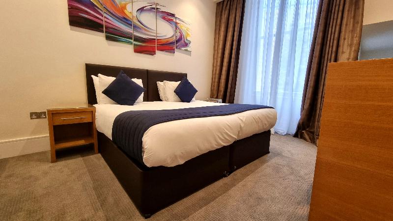 Классический Номер, Berjaya Eden Park London