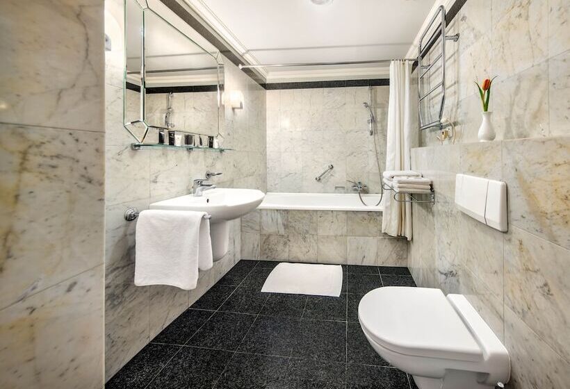 اتاق استاندارد سه نفره, Esplanade Hotel Prague