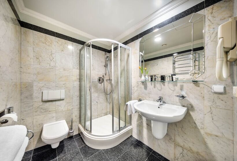 اتاق استاندارد سه نفره, Esplanade Hotel Prague