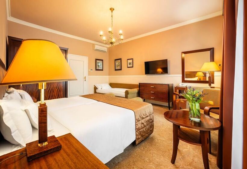 اتاق استاندارد سه نفره, Esplanade Hotel Prague