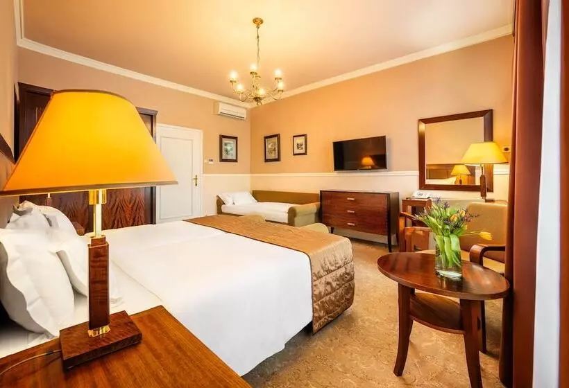Standard Kolmen Hengen Huone, Esplanade Hotel Prague