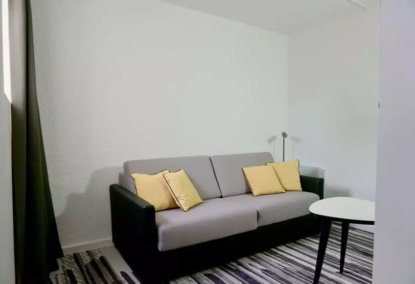 スイート, Golden Tulip Roissy Saint Witz