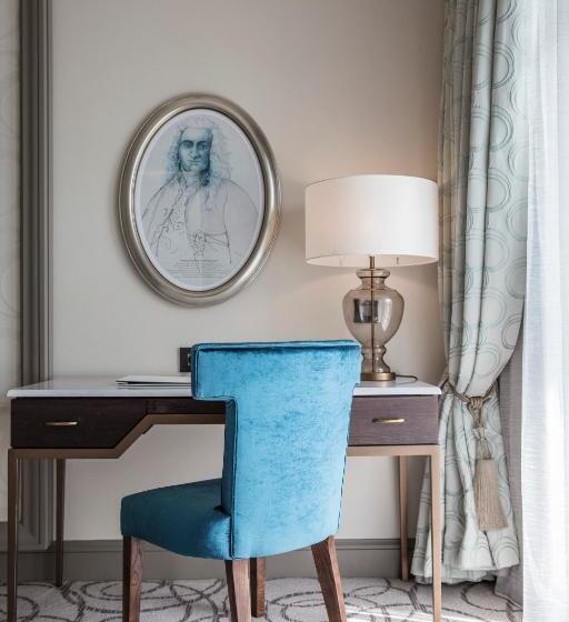 行政房间, Labourdonnais Waterfront