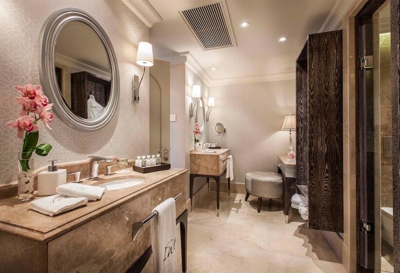 阁楼房, Labourdonnais Waterfront