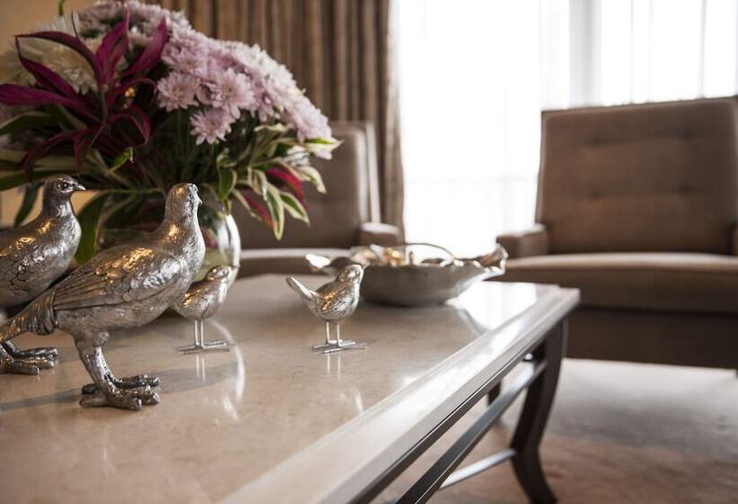 阁楼房, Labourdonnais Waterfront