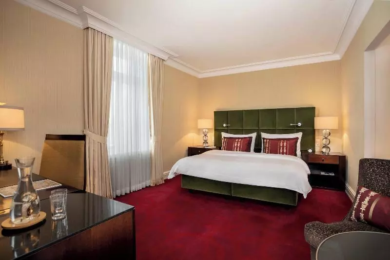 اتاق سوپریور با چشم‌انداز کوهستان, Waldhaus Flims Wellness Resort, Autograph Collection