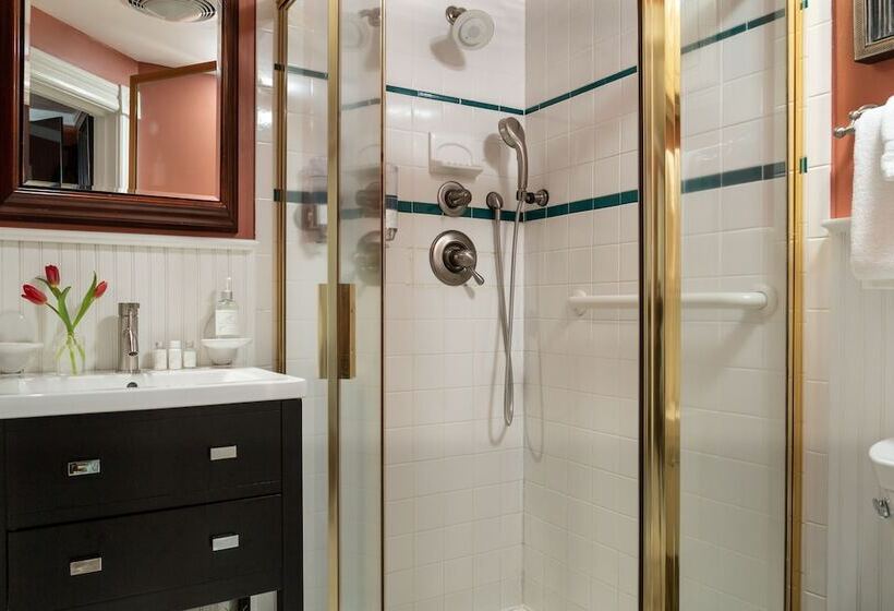 ダブルベッドスタンダードルーム, White Doe Inn Bed & Breakfast