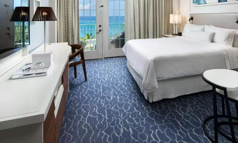 اتاق استاندارد با تخت بزرگ, The Westin Grand Cayman Seven Mile Beach Resort & Spa
