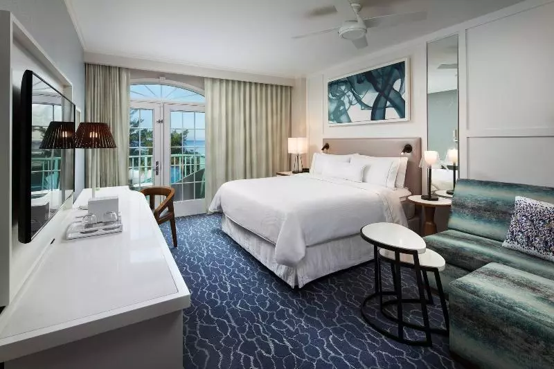 اتاق استاندارد با تخت بزرگ, The Westin Grand Cayman Seven Mile Beach Resort & Spa