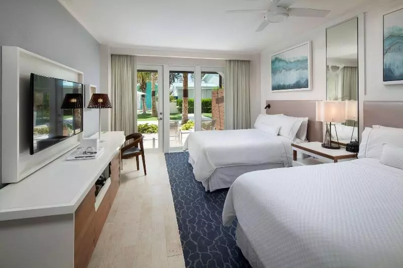 اتاق اساندارد با چشمانداز جانبی به دریا, The Westin Grand Cayman Seven Mile Beach Resort & Spa