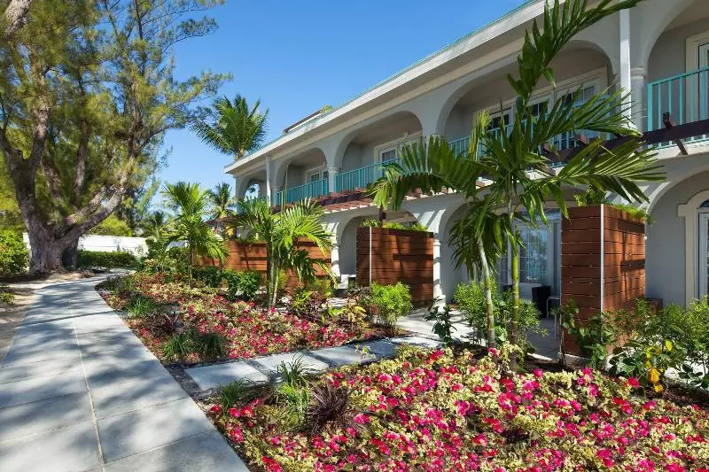 اتاق اساندارد با چشمانداز جانبی به دریا, The Westin Grand Cayman Seven Mile Beach Resort & Spa