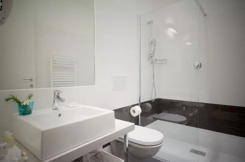 اتاق استاندارد با تخت بزرگ, The Westin Grand Cayman Seven Mile Beach Resort & Spa