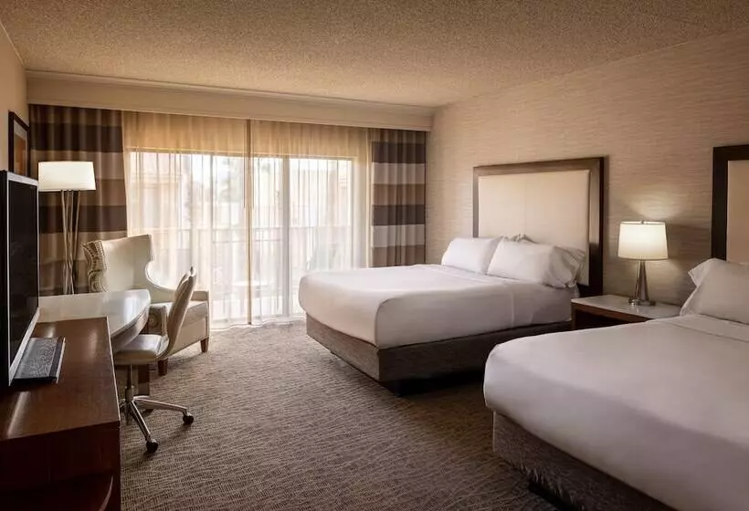 ２ダブルベッドのスタンダードルーム, Crowne Plaza Phoenix   Chandler Golf Resort, An Ihg