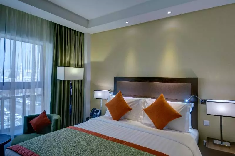 キングサイズベッドのスイートルーム, Best Western Plus Deerfield Beach Hotel & Suites