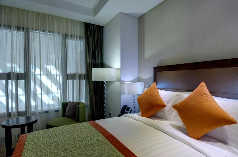 キングサイズベッドのスイートルーム, Best Western Plus Deerfield Beach Hotel & Suites