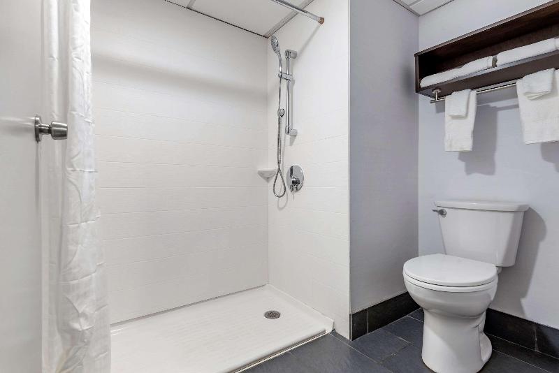 适合残疾人士使用的带超级大床的标准间, Comfort Inn & Suites