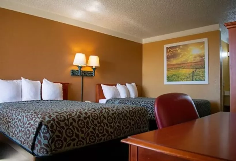 2ダブルベッドのスタンダードルーム, Days Inn By Wyndham Hillsboro Tx