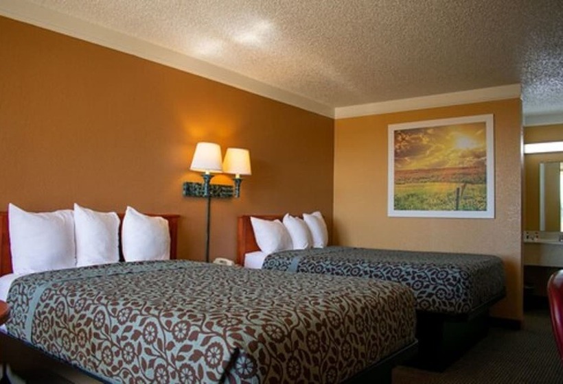 Номер Стандарт 2 Двуспальные Кровати, Days Inn By Wyndham Hillsboro Tx
