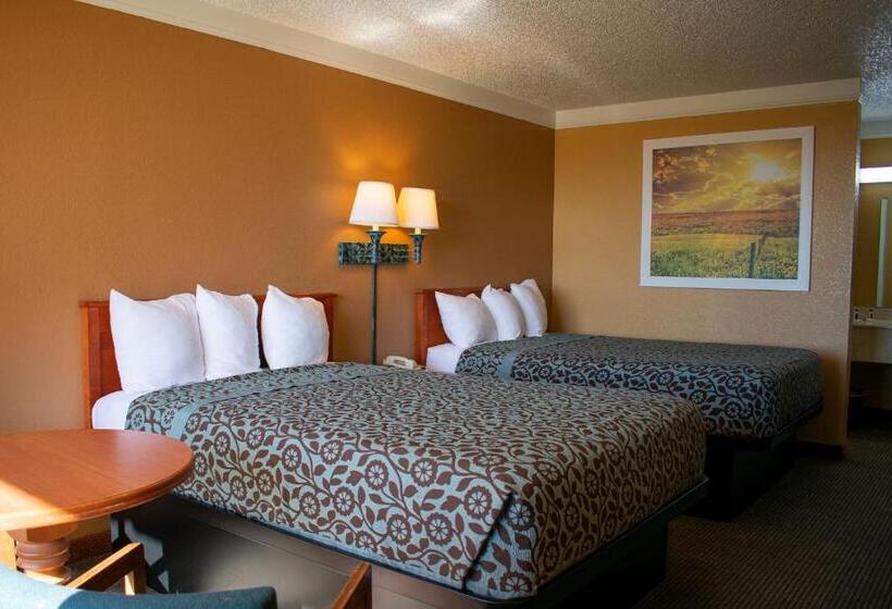 غرفه قياسيه سريرين مزدوجين, Days Inn By Wyndham Hillsboro Tx