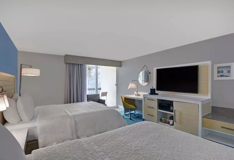 ２ダブルベッドのスタンダードルーム, Hampton Inn Jacksonville Beach/oceanfront