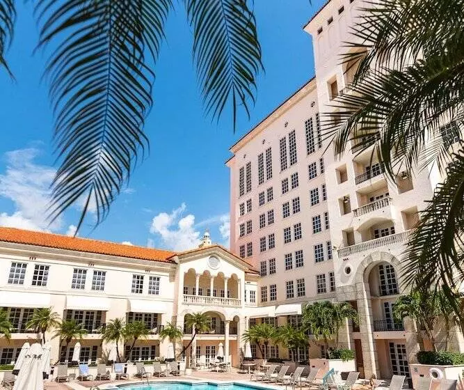 سوییت با چشم‌انداز استخر, Hyatt Regency Coral Gables In Miami