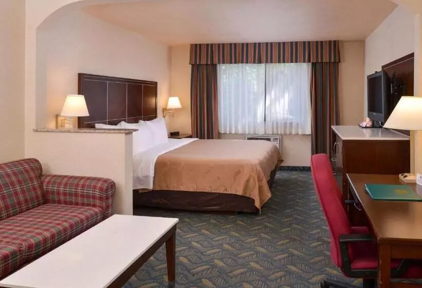 سوئیت با تخت بزرگ, Quality Inn & Suites Walnut City Of Industry