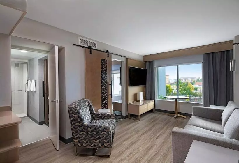 スイート, Sheraton Suites Columbus Worthington