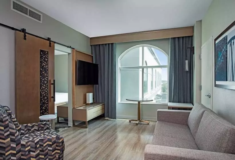 スイート, Sheraton Suites Columbus Worthington