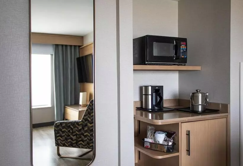 クラブスイート, Sheraton Suites Columbus Worthington