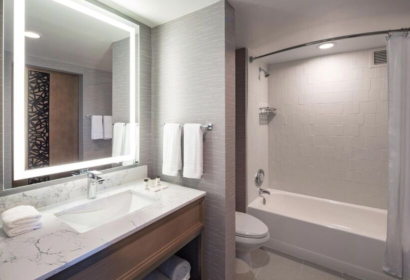 俱乐部套间, Sheraton Suites Columbus Worthington