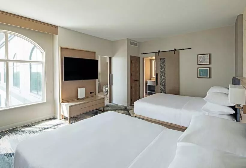 クラブスイート, Sheraton Suites Columbus Worthington
