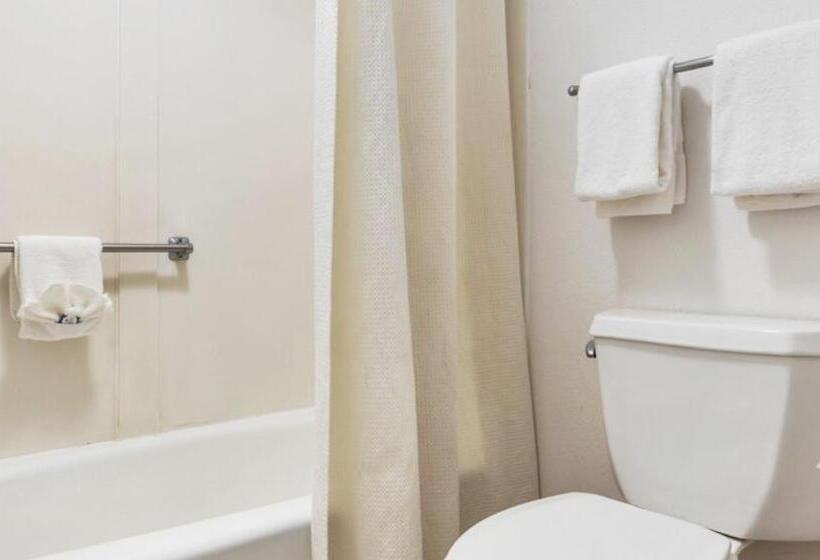 غرفة قياسية, Studios And Suites 4 Less Emporia