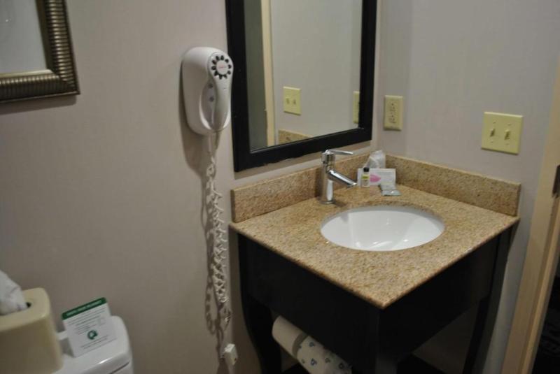 Номер Стандарт Адаптированный для Инвалидов, Best Western Owego Inn