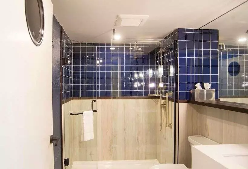 اتاق لوکس با چشم‌انداز, Doubletree By Hilton St. John S Harbourview