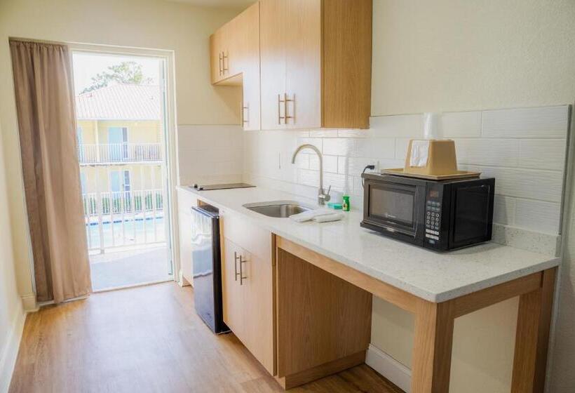 스탠다드 룸, Dunes Inn & Suites  Tybee Island