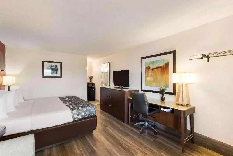 キングサイズベッドのスタンダードルーム, Econo Lodge North Washington
