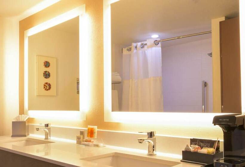 Номер Стандарт 2 Двуспальные Кровати, Gateway Hotel Santa Monica