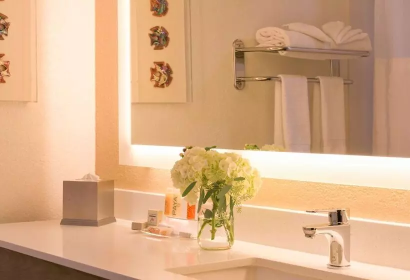 اتاق استاندارد با 2 تخت دوبل, Gateway Hotel Santa Monica
